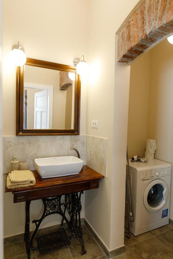 Ferienwohnung Stylish Flat In The Heart Of Historical Center Timişoara Exterior foto